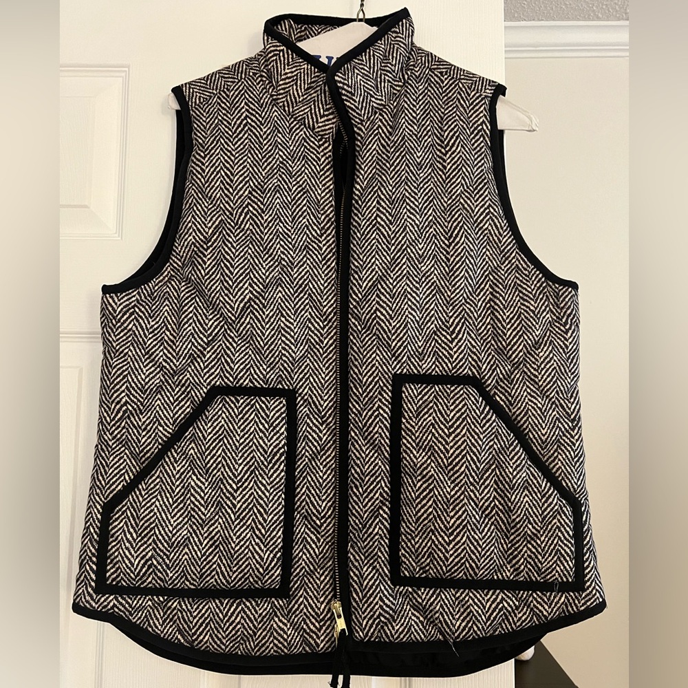 Medium J Crew puffer vest! Excellent condition